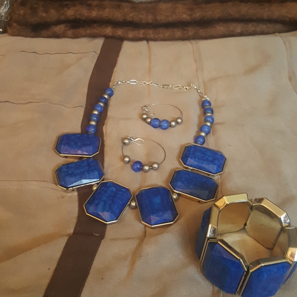 Costume jewlery